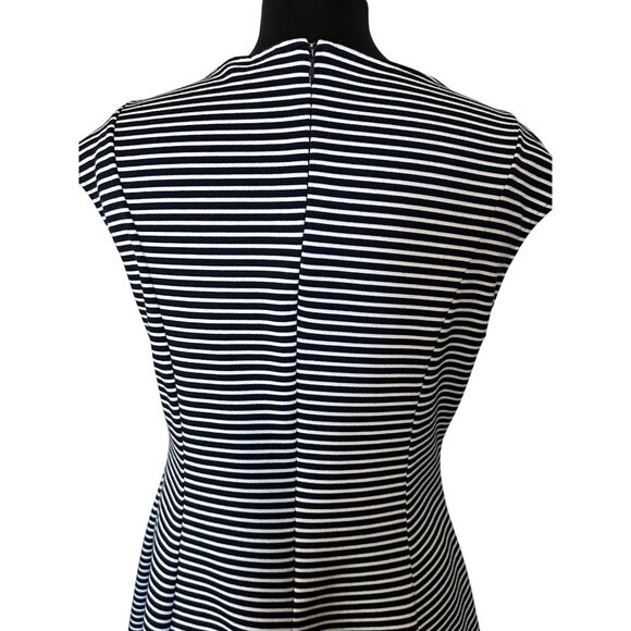 Women's GAP Brand Fit & Flare Dress Knee Length Black White Striped Size 12 - Picture 14 of 16